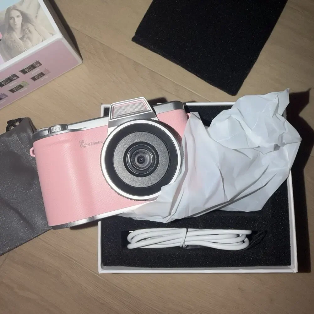 LK-013 Pink 48MP Digital Camera 2.4” Flip Screen Autofocus Flash Vlogging